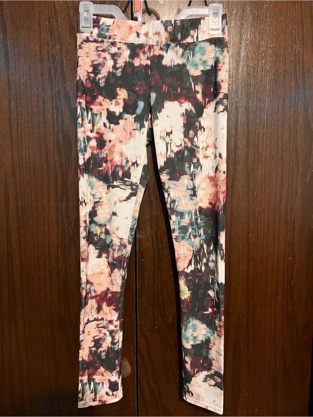 American Eagle Outfitters Abstract Floral Print Leggings in Cream, Pink & Teal